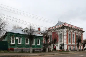 Гимназия женская с флигелем и оградой (Покров)