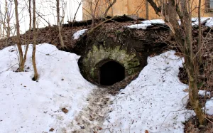 Грот с водопадом