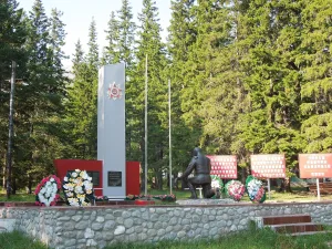 Памятник воинам-землякам, погибшим в годы Великой Отечественной войны (Аршан)