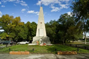 Обелиск «Павшим коммунарам» (памяти погибших за установление Советской власти в Хакасии)