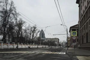 Ограда каменная по улице Петровка (Тверской)