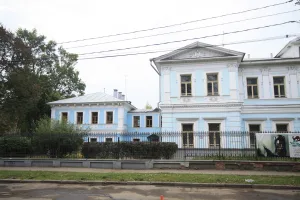 Флигель с переходом (Ярославль)