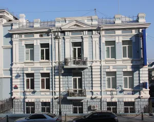 Жилой дом железнодорожной станции "Владивосток" (Владивосток)