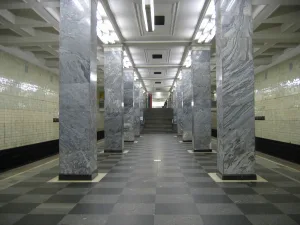 Перронный зал метро Сокольники