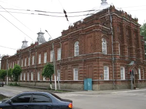 Проспект Мира 8, Здание духовного училища