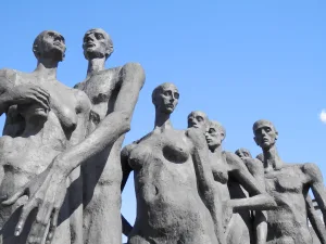 Трагедия народов