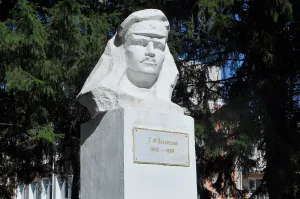 Бюст Г.Ф. Захаренко (Седельниково)
