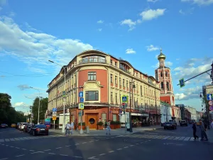 Доходный дом Высокопетровского монастыря (Тверской)