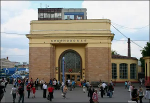 Наземный вестибюль станции метро "Семёновская"