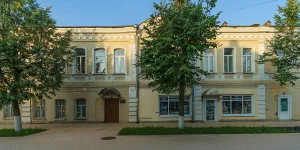 Дом Пономарева и Киселевой с лавками (Старая Русса)
