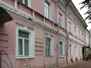 Жилой дом священнослужителей (дом Ромашова с лавками Свежерыбного ряда) (Ярославль)