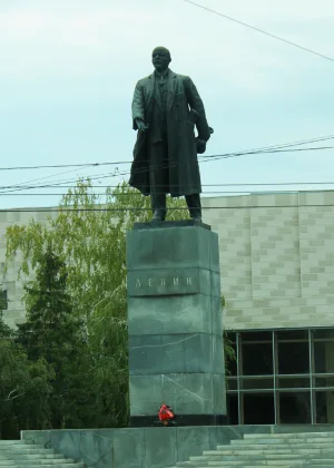 Памятник В.И. Ленину (Оренбург)