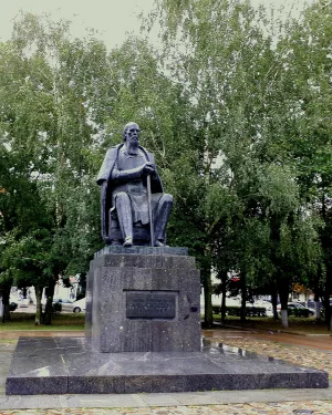 Памятник Салтыкову-Щедрину