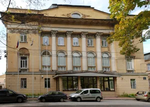 Здание курсов