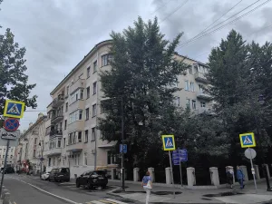 Жилой дом с оградой (Арбат)