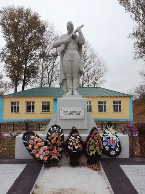 Братская могила 239 советских воинов, погибших в боях с фашистскими захватчиками