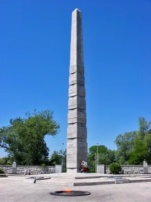 Памятник 1200 гвардейцам