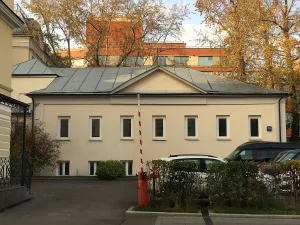 Большой Овчинниковский переулок 18 c1