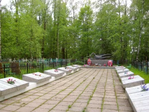 Братское захоронение советских воинов, погибших в годы Великой Отечественной войны (Усть-Ижора)