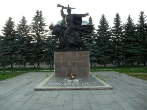 Памятник александровцам, погибшим в 1941-1945 гг. (Александров)