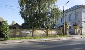Ограда с воротами (Мышкин)