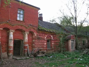Флигель жилой при конюшне