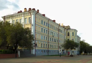 Здание Оренбургского высшего авиационного училища, в котором в 1955-1957 гг. учился первый в мире летчик-космонавт Юрий Алексеевич Гагарин (прогимназия военная; Кадетский корпус)