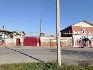 Усадьба Аверкиева. Дом жилой, ограда, ворота (Шадринск)