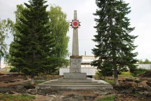 Обелиск в память рабочих Ирбитского стекольного завода, погибших в годы Великой Отечественной войны 1941-1945 гг. (Ирбит)
