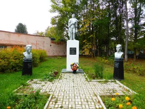 Скульптура воина-победителя в Великой Отечественной войне 1941-1945 гг. (Кинешма)