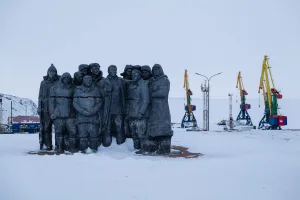 Мемориальный комплекс «Памятник первым Ревкомовцам» (Анадырь)