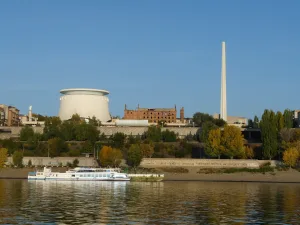 Опорная стена соляной пристани — место ожесточённых боёв 13-й гвардейской стрелковой дивизии 62-й армии под командованием Родимцева А.И. (Центральный район)