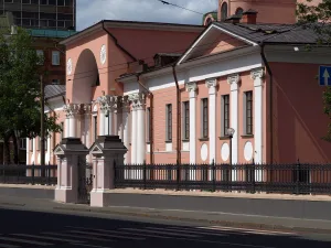 Дом Лобанова-Ростовского с интерьерами (Красносельский)