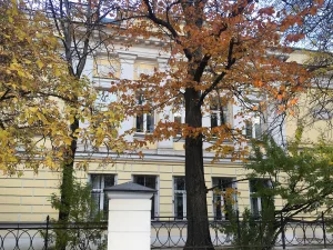 Здание гимназии (Якиманка)