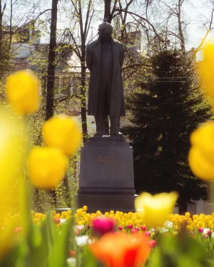 Памятник Крылову (Тверь)