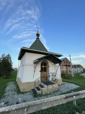 Часовня в церковной ограде (Талицы)