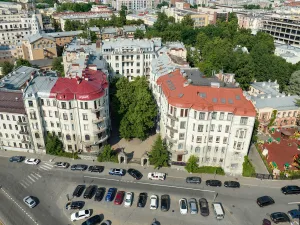 Дом Второго Санкт-Петербургского товарищества для устройства постоянных квартир (с курдонером, палисадником и оградой)