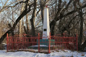 Могила В.Е. Николаева, милиционера, погибшего от рук кулаков (Низовое)