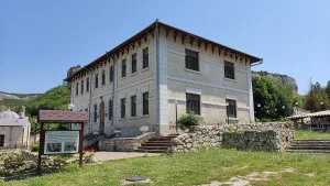 Крымский исторический музей «Ларишес»