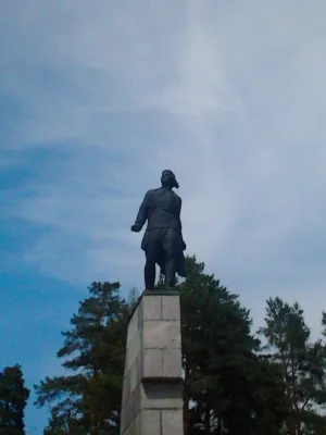 Памятник Герою Советского Союза В.В. Талалихину на месте его гибели в бою 27 октября 1941 года (Подольск)