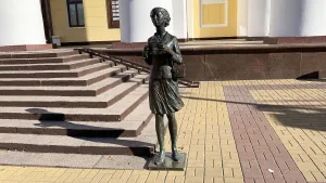 Памятник театральному зрителю