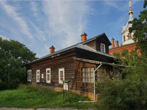 Дом в северо-восточном углу монастыря (Старая Ладога)