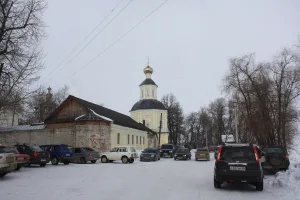 Надвратная церковь Иоанна Богослова и Андрея Первозванного с настоятельскими кельями (Осташков)