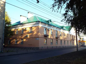Здание жилого дома по улице Комсомольской 50