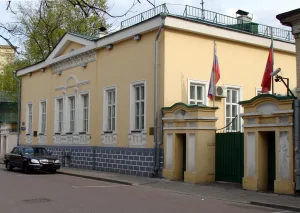 Большой Толмачёвский переулок 5 c9 пилоны ворот