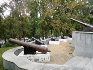 Комплекс старинных пушек (Хабаровск)