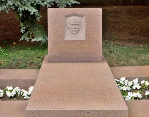Могила Мажита Гафури (1880-1934), поэта