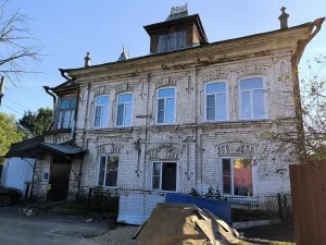 Дом Н. Ухова с торговым помещением (Работки)