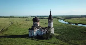 Церковь Троицы Живоначальной (Крестовоздвиженская) (Анненковский Карьер)