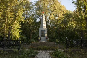 Братская могила советских воинов, погибших в годы Великой Отечественной войны (Красный Богатырь)